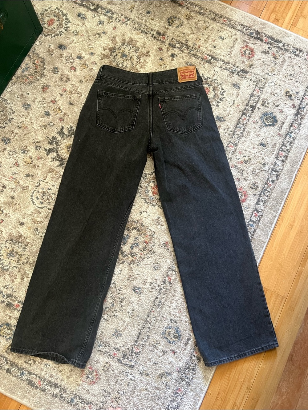 Levi's Women’s Black Straight Leg Jeans - Classic Dark Wash Low Rise Size 29